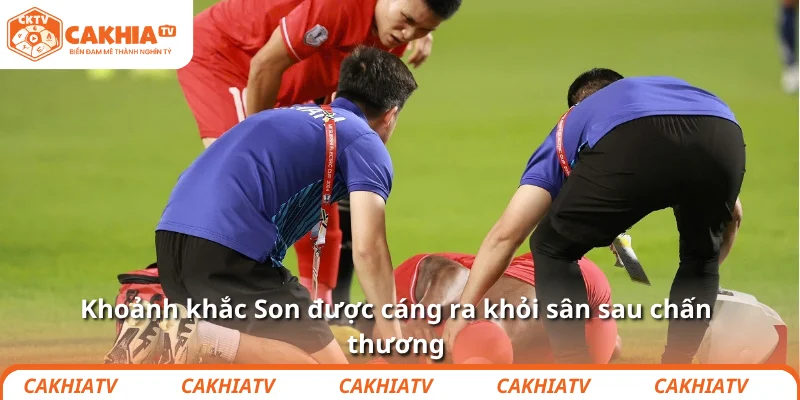 Xuân Son trở lại ĐT Việt Nam sau 10 tháng gãy chân nhớ đời 2 Khoảnh khắc Son được cáng ra khỏi sân sau chấn thương